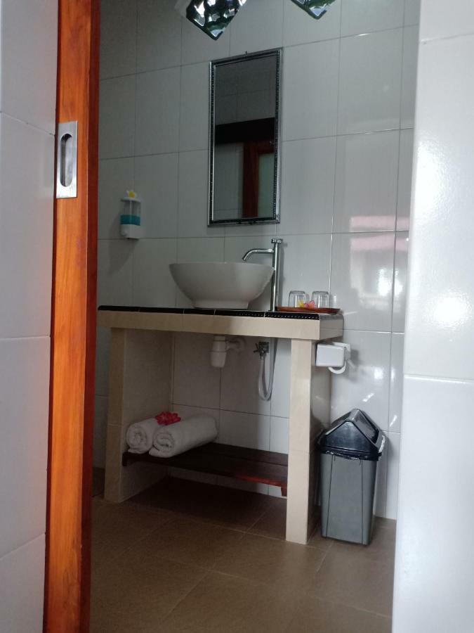 Dwiki Putra Home Stay Нуса-Лембонган Экстерьер фото